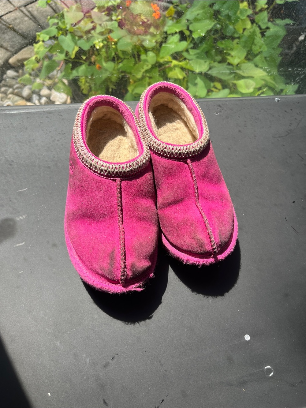 Girls hot pink Ugg Tasman II size 1
